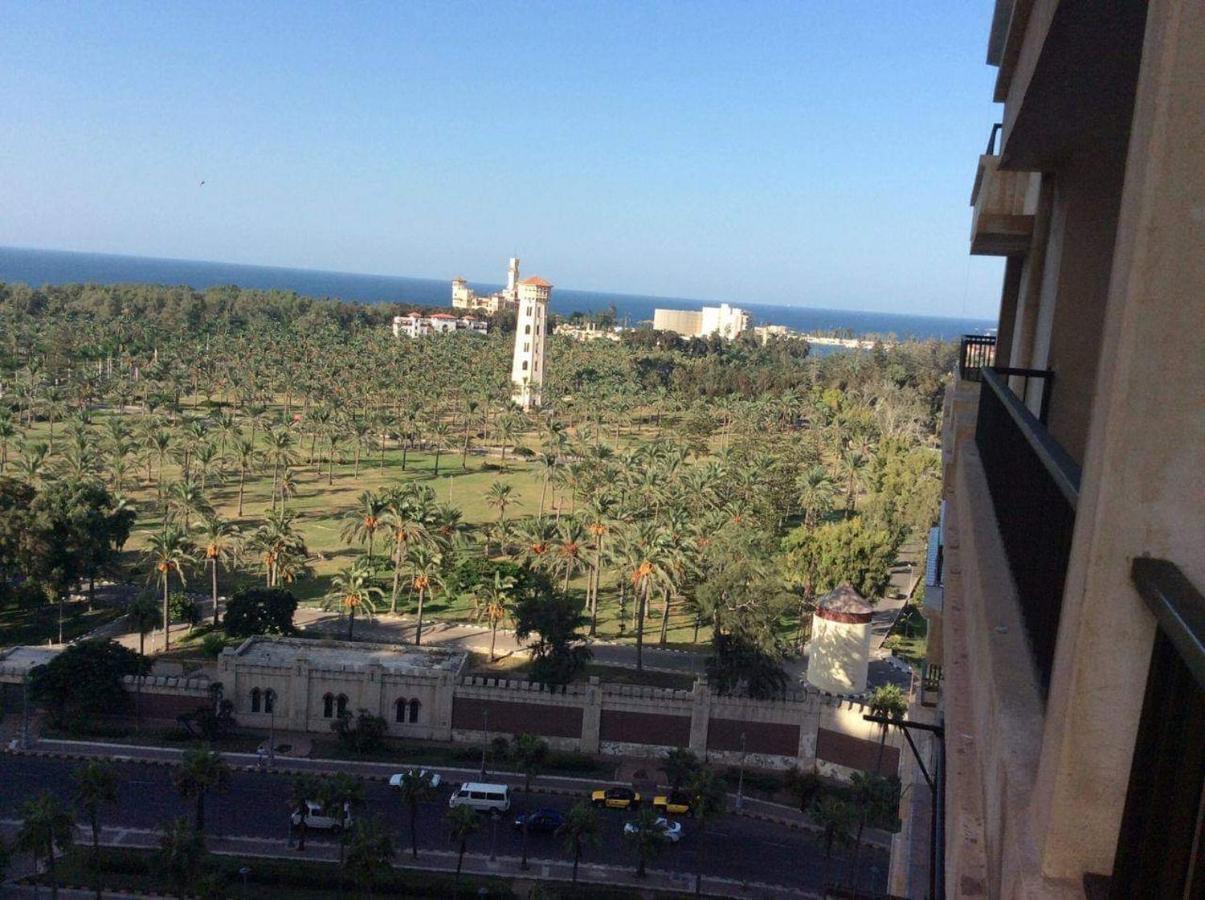 Апартаменты Sea & Garden View At Al-Muntazh Towers - إطلاله علي البحر و حدائق قصر المنتزه Александрия Экстерьер фото
