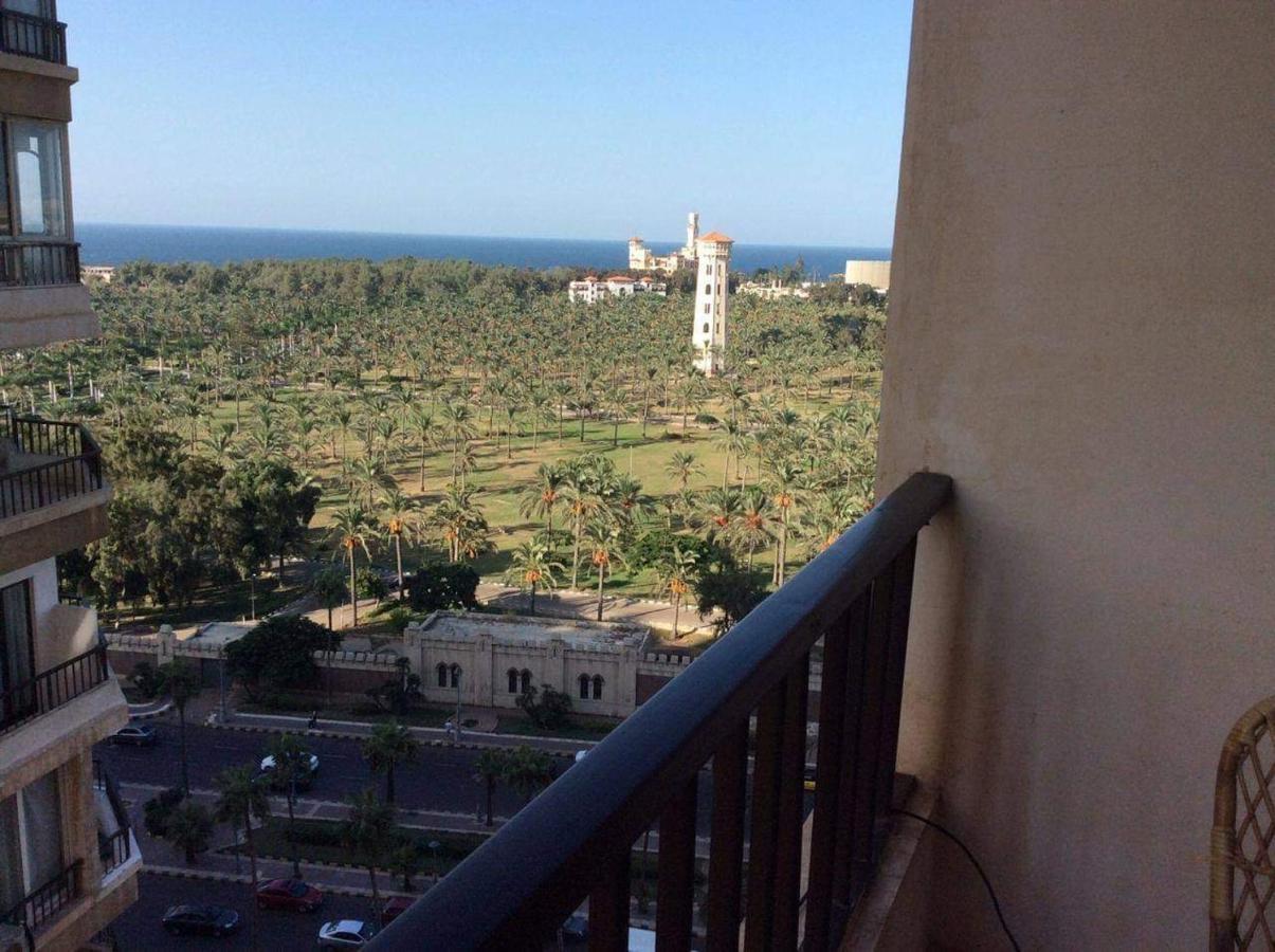 Апартаменты Sea & Garden View At Al-Muntazh Towers - إطلاله علي البحر و حدائق قصر المنتزه Александрия Экстерьер фото